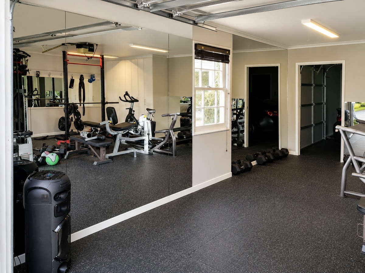 Home gym mirror